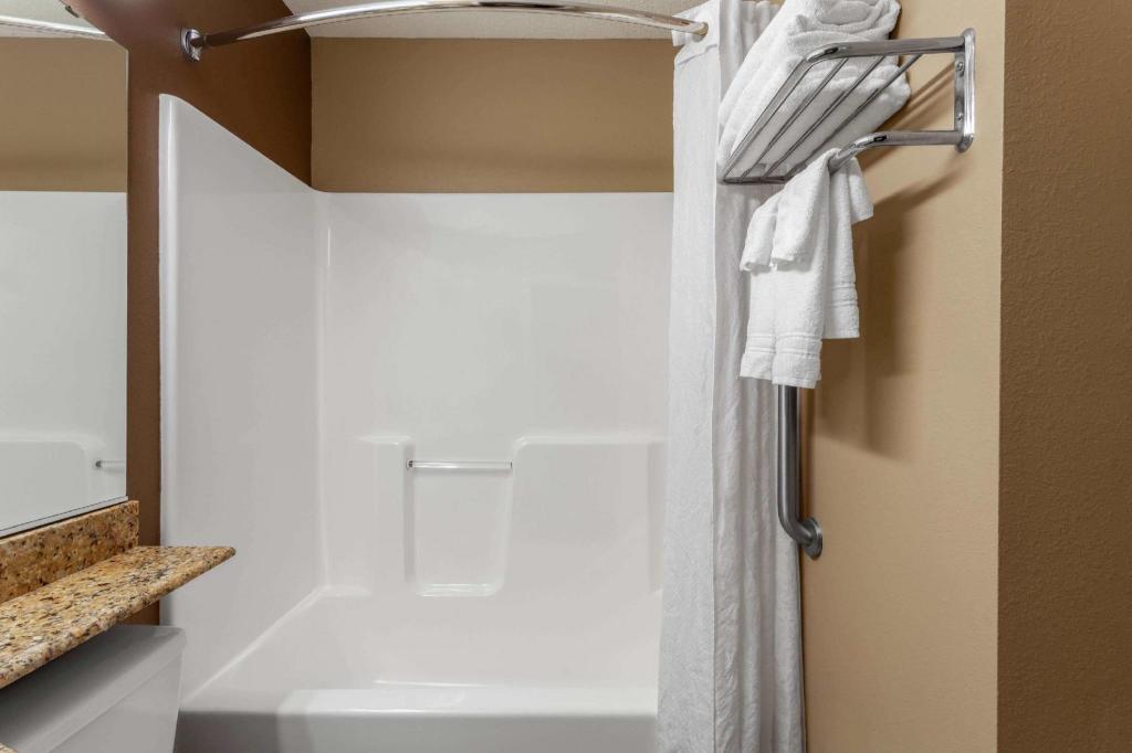 Microtel Inn & Suites By Wyndham Columbia/At Fort Jackson