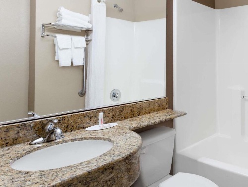 Microtel Inn & Suites By Wyndham Columbia/At Fort Jackson image 13