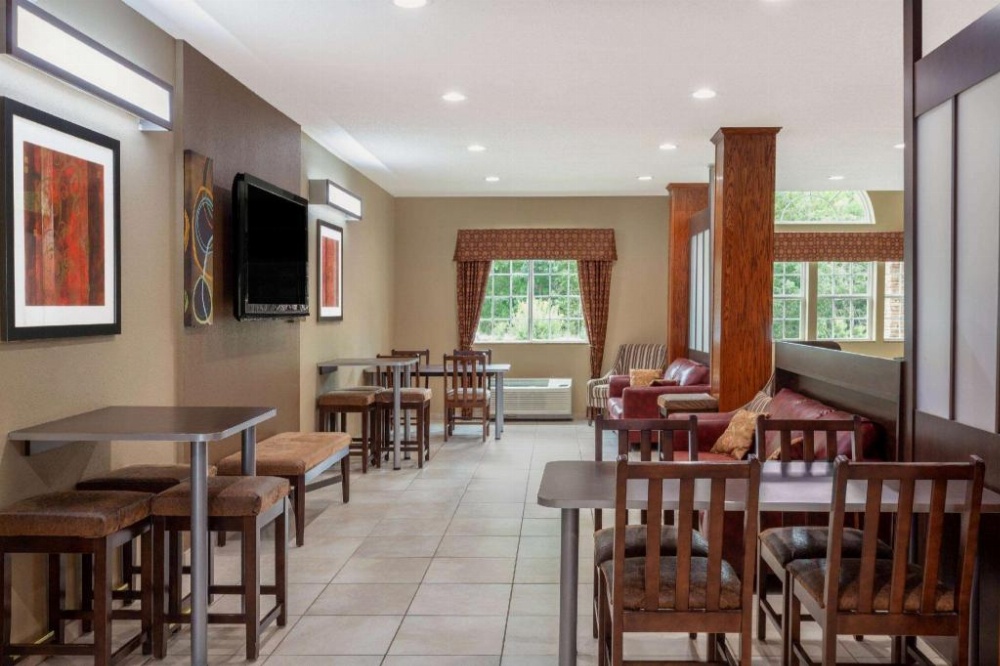 Microtel Inn & Suites By Wyndham Columbia/At Fort Jackson Image 21