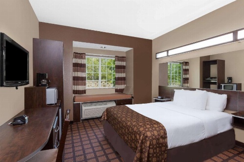Microtel Inn & Suites By Wyndham Columbia/At Fort Jackson image 7